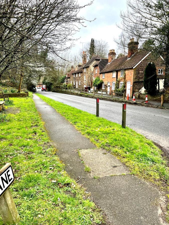 4 St Richard'S Cottages Fittleworth Bagian luar foto