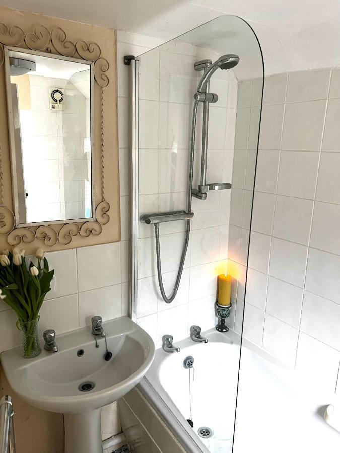 4 St Richard'S Cottages Fittleworth Bagian luar foto